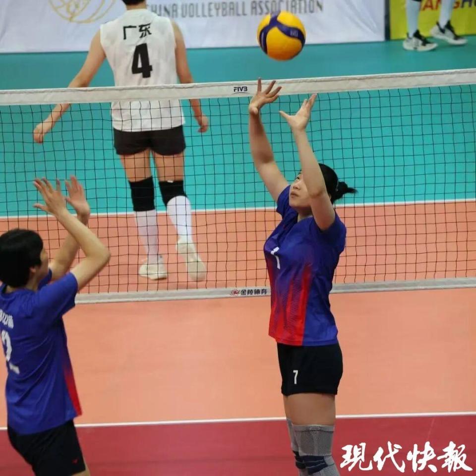 发球与扣球, iAYgq, 队员们镇定 发球与扣球, iAYgq, 队员们镇定