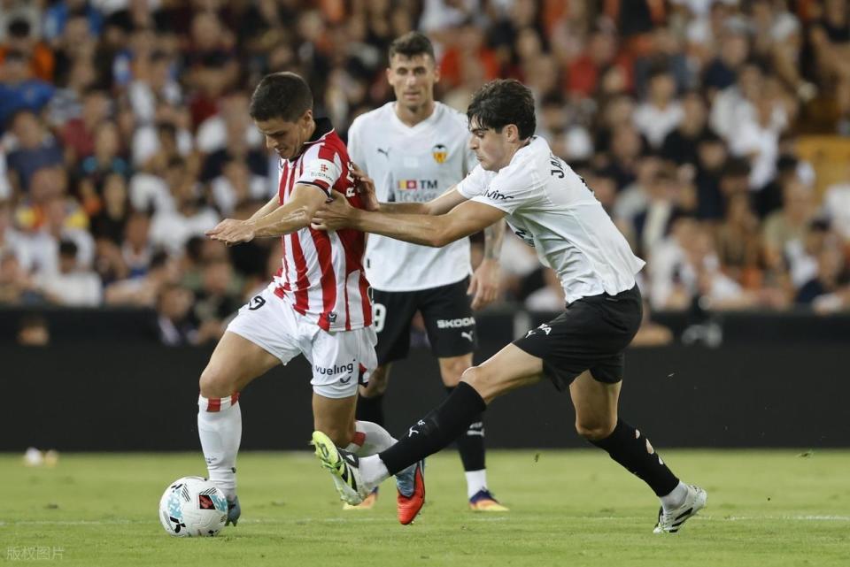 鄂竞技队在, 门前头球攻, Sh 鄂竞技队在, 门前头球攻, Sh